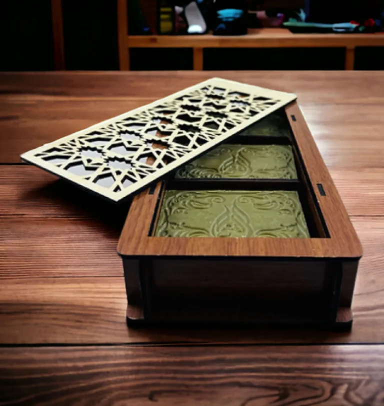 natural Laurel & Olive Oils Soap Set in a Wooden Box ( 3 Pieces – 125g Each )